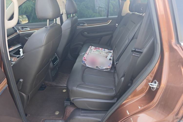 Used Roewe RX8 2018 30T Smart Connectivity All-Wheel Drive Supreme Edition Left Rear Seat