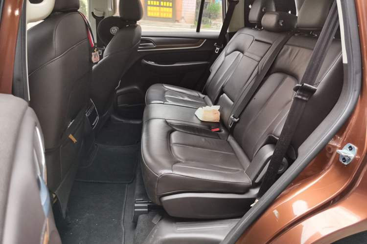 Used Roewe RX8 2018 30T Smart Connectivity Two-Wheel Drive Flagship Edition Left Rear Seat