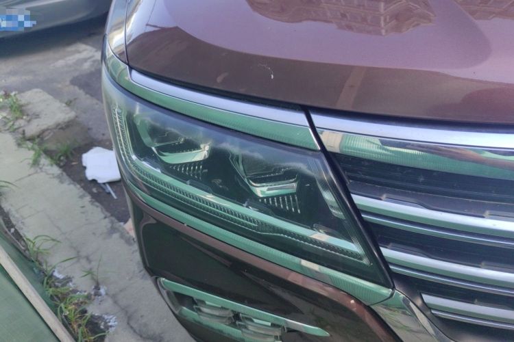 Used Roewe RX8 2018 30T Two-Wheel Drive Flagship Edition Right Front Headlight
