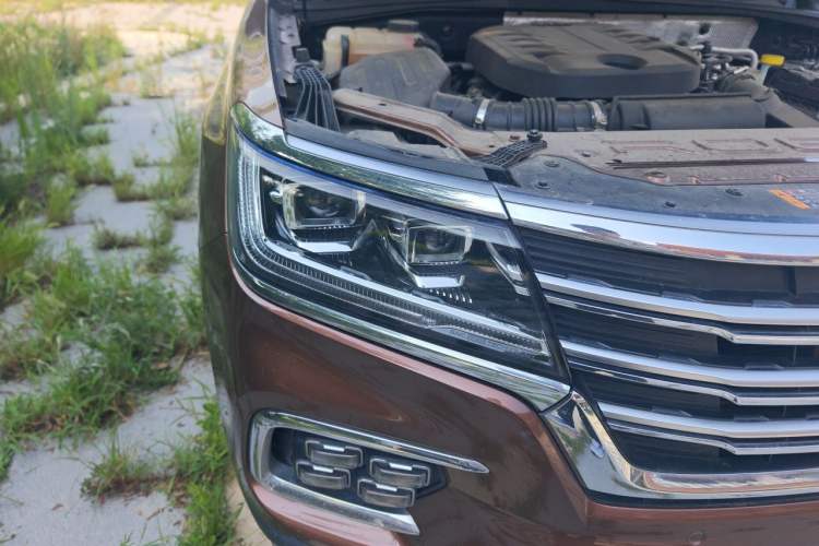 Used Roewe RX8 2018 30T Smart Connectivity All-Wheel Drive Supreme Edition Right Front Headlight