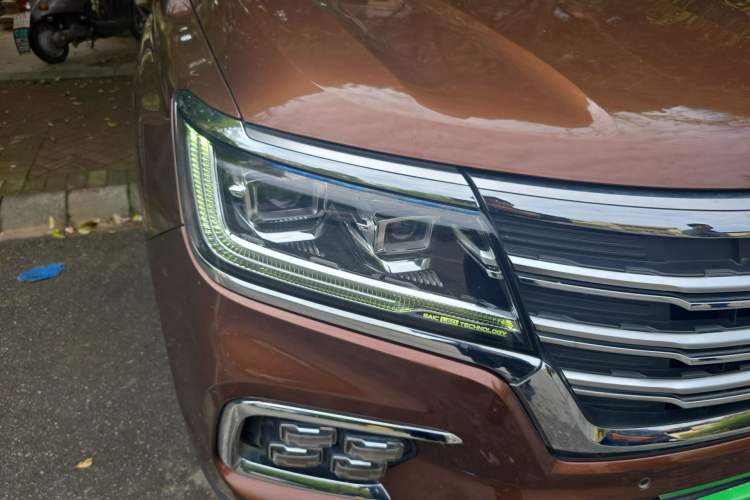 Used Roewe RX8 2018 30T Smart Connectivity Four-Wheel Drive Flagship Edition Right Front Headlight
