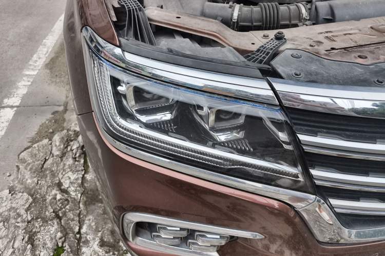 Used Roewe RX8 2018 30T Smart Connectivity Two-Wheel Drive Flagship Edition Right Front Headlight