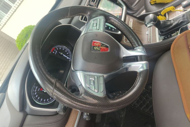 Used Roewe RX8 2018 30T Smart Connectivity All-Wheel Drive Supreme Edition Steering Wheel