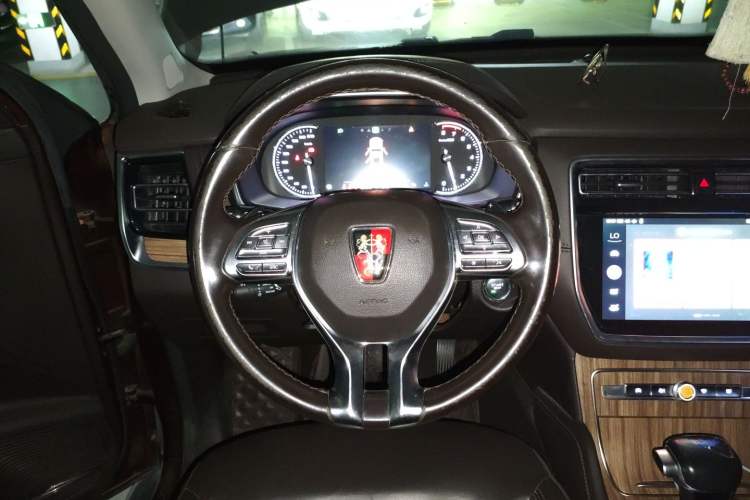 Used Roewe RX8 2018 30T Smart Connectivity Two-Wheel Drive Flagship Edition Steering Wheel