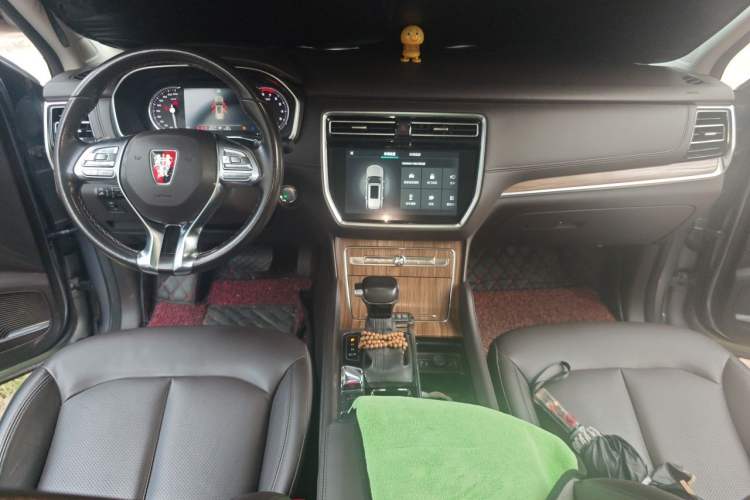 Used Roewe RX8 2018 30T Smart Connectivity Two-Wheel Drive Supreme Edition Center Console