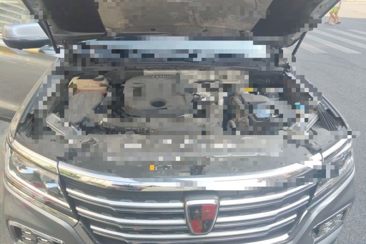 Used Roewe RX8 2018 30T Smart Connectivity Four-Wheel Drive Flagship Edition Engine Bay