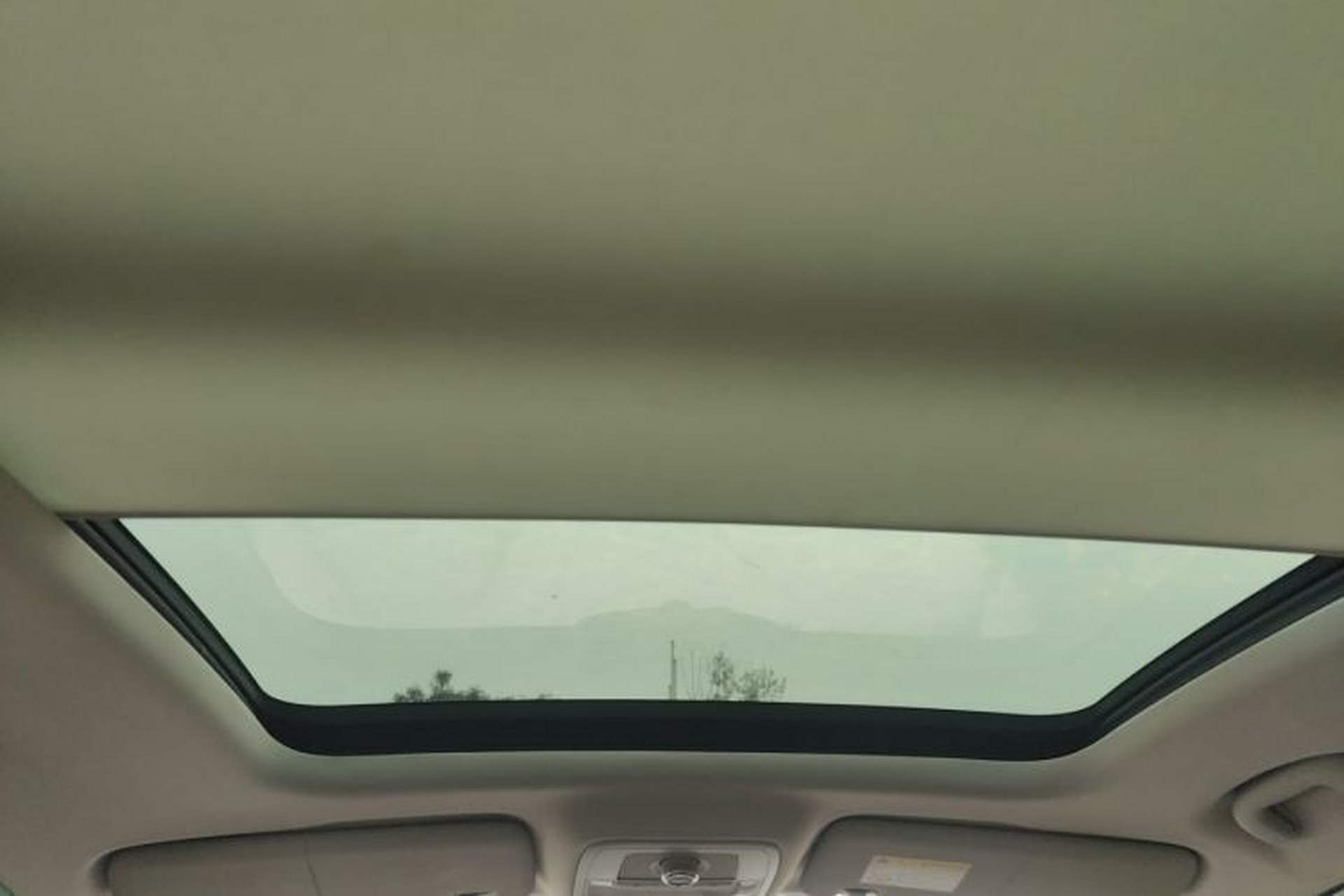 Used Roewe RX8 2018 30T Smart Connectivity Four-Wheel Drive Flagship Edition Headliner