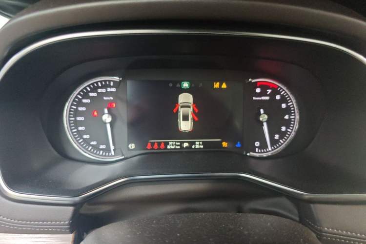 Used Roewe RX8 2018 30T Smart Connectivity Two-Wheel Drive Supreme Edition Instrument Cluster