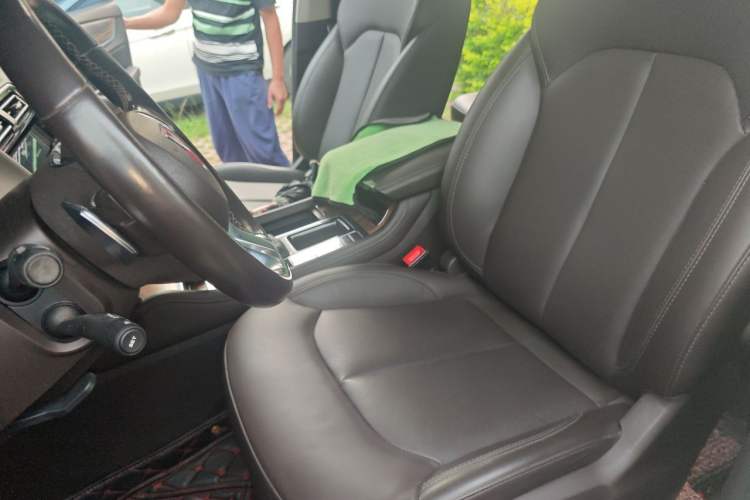 Used Roewe RX8 2018 30T Smart Connectivity Two-Wheel Drive Supreme Edition Left Front Seat
