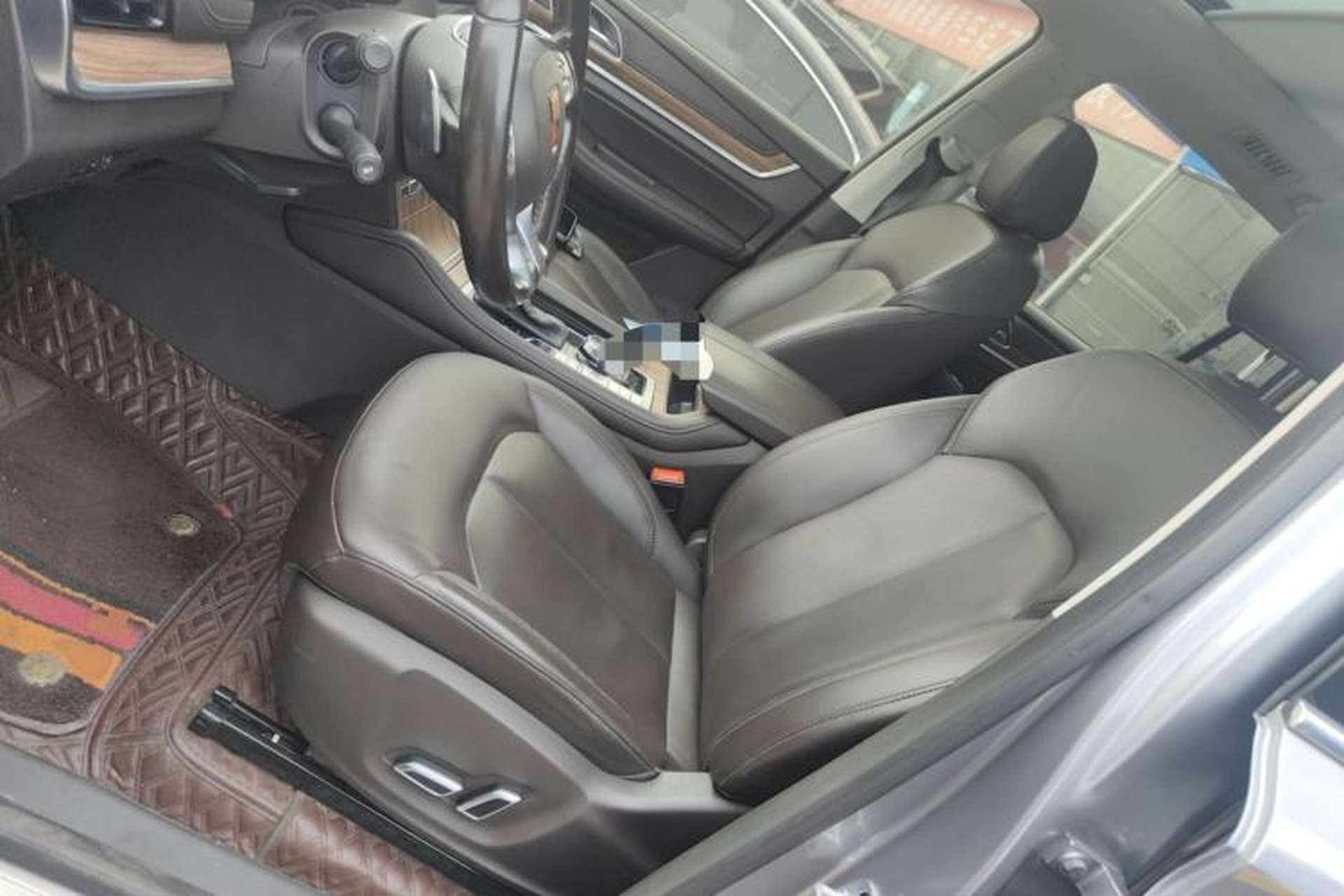 Used Roewe RX8 2018 30T Smart Connectivity Four-Wheel Drive Flagship Edition Left Front Seat