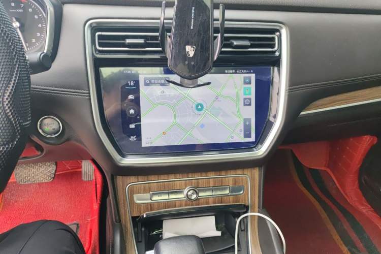 Used Roewe RX8 2018 30T Smart Connectivity Two-Wheel Drive Supreme Edition Audio And AC Panel