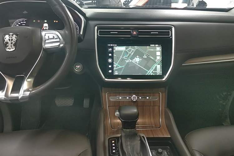 Used Roewe RX8 2018 30T Smart Connectivity All-Wheel Drive Supreme Edition Audio And AC Panel
