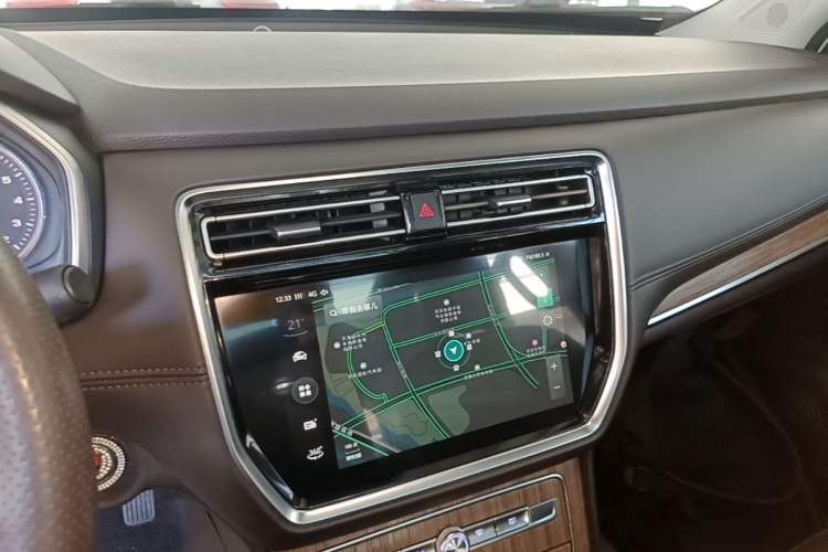 Used Roewe RX8 2018 30T Smart Connectivity All-Wheel Drive Supreme Edition Audio And AC Panel