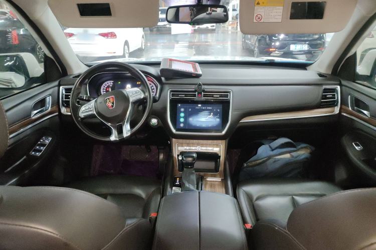 Used Roewe RX8 2018 30T Smart Connectivity Two-Wheel Drive Flagship Edition Center Console