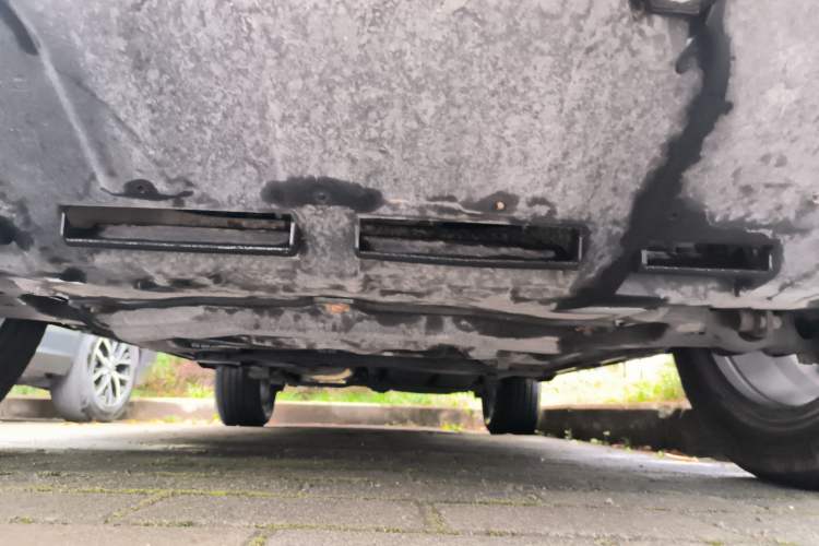 Used Roewe RX8 2018 30T Smart Connectivity Two-Wheel Drive Flagship Edition Chassis Front