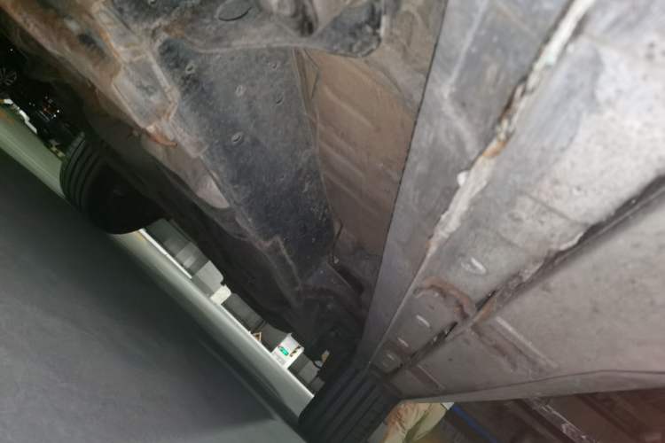 Used Roewe RX8 2018 30T Smart Connectivity Four-Wheel Drive Flagship Edition Chassis Front Left