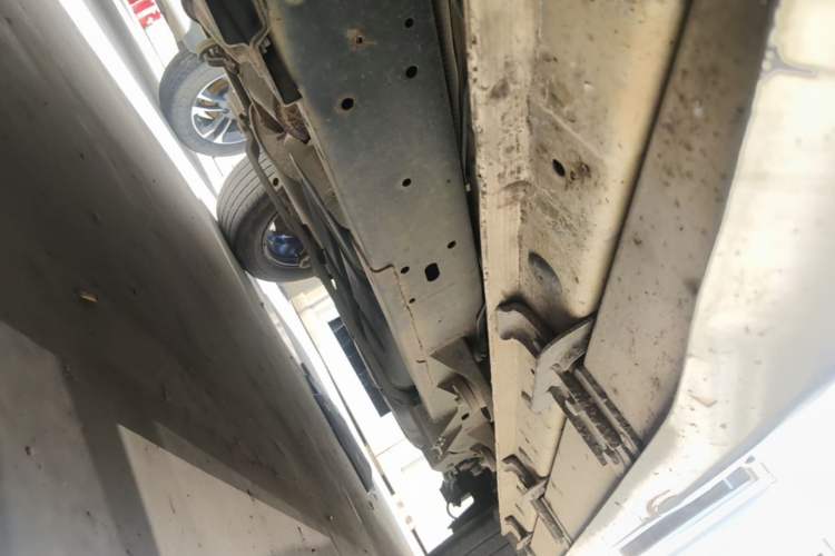 Used Roewe RX8 2018 30T Smart Connectivity Two-Wheel Drive Supreme Edition Chassis Front Left