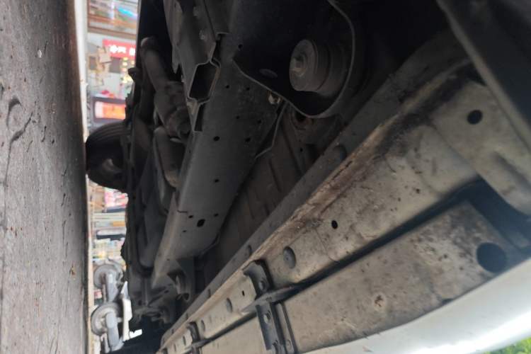 Used Roewe RX8 2018 30T Smart Connectivity Two-Wheel Drive Flagship Edition Chassis Front Left
