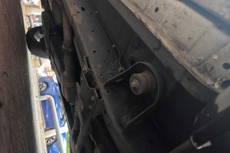 Used Roewe RX8 2018 30T Smart Connectivity Two-Wheel Drive Flagship Edition Chassis Front Right