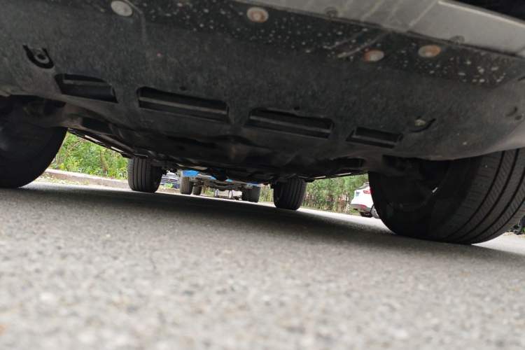 Used Roewe RX8 2018 30T Smart Connectivity All-Wheel Drive Supreme Edition Chassis Front