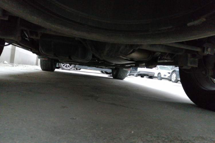 Used Roewe RX8 2018 30T Smart Connectivity Two-Wheel Drive Supreme Edition Chassis Rear