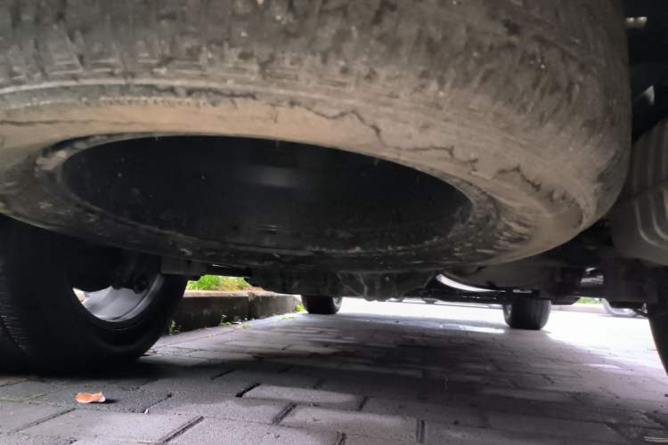 Used Roewe RX8 2018 30T Smart Connectivity Two-Wheel Drive Flagship Edition Chassis Rear