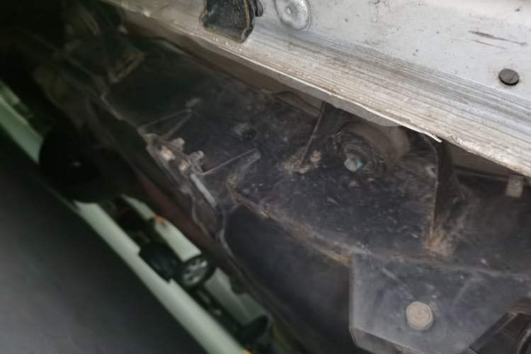 Used Roewe RX8 2018 30T Smart Connectivity Four-Wheel Drive Flagship Edition Chassis Rear Left