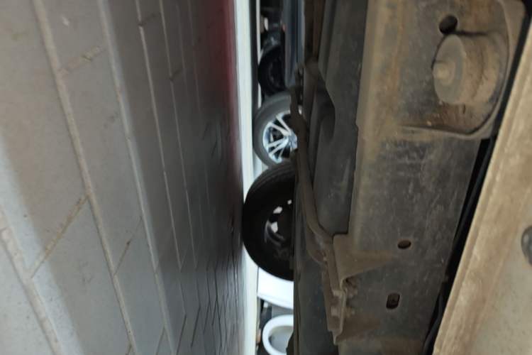 Used Roewe RX8 2018 30T Smart Connectivity Two-Wheel Drive Supreme Edition Chassis Rear Left