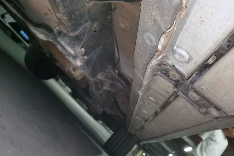 Used Roewe RX8 2018 30T Smart Connectivity Four-Wheel Drive Flagship Edition Chassis Rear Right