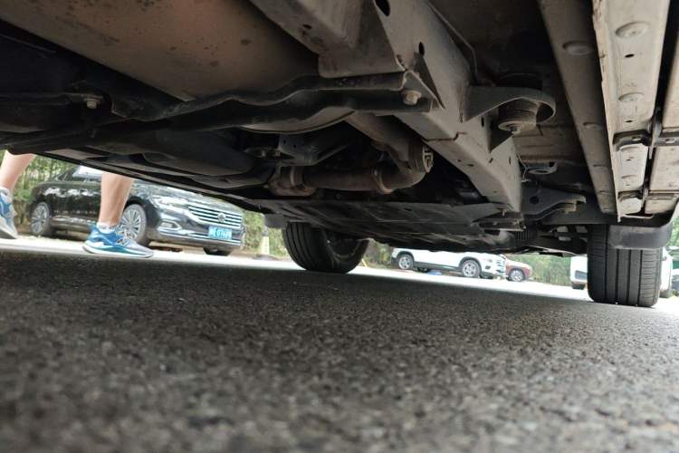 Used Roewe RX8 2018 30T Smart Connectivity All-Wheel Drive Supreme Edition Chassis Rear Right