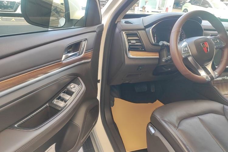 Used Roewe RX8 2018 30T Smart Connectivity All-Wheel Drive Supreme Edition Driver Seat