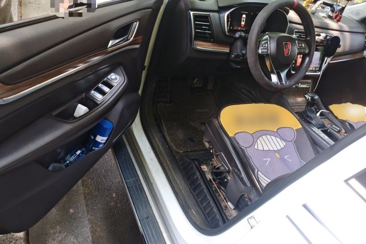 Used Roewe RX8 2018 30T Smart Connectivity Two-Wheel Drive Flagship Edition Driver Seat