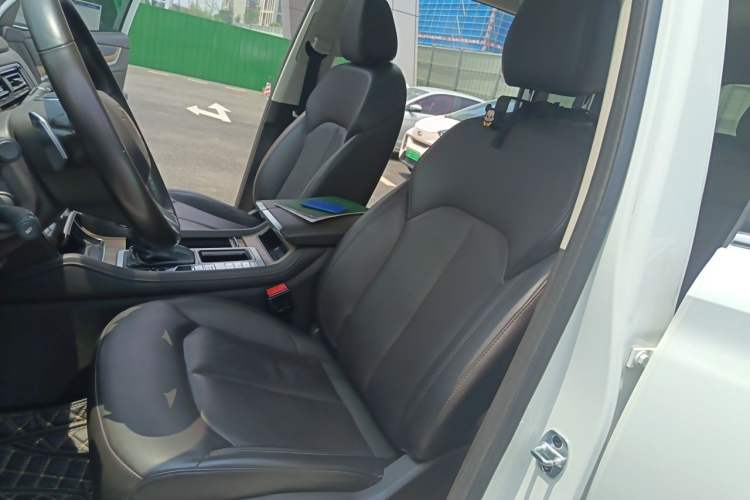 Used Roewe RX8 2018 30T Smart Connectivity Two-Wheel Drive Flagship Edition Driver Seat