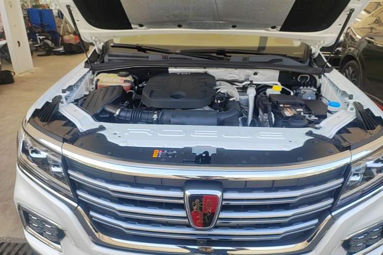 Used Roewe RX8 2018 30T Smart Connectivity All-Wheel Drive Supreme Edition Engine Bay