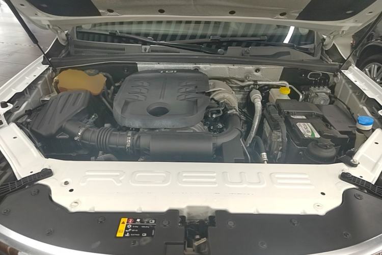 Used Roewe RX8 2018 30T Smart Connectivity All-Wheel Drive Supreme Edition Engine Bay