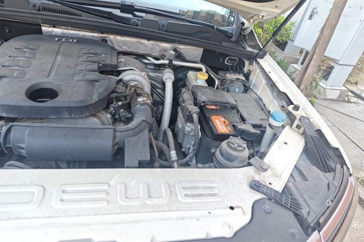 Used Roewe RX8 2018 30T Smart Connectivity All-Wheel Drive Supreme Edition Engine Bay Left