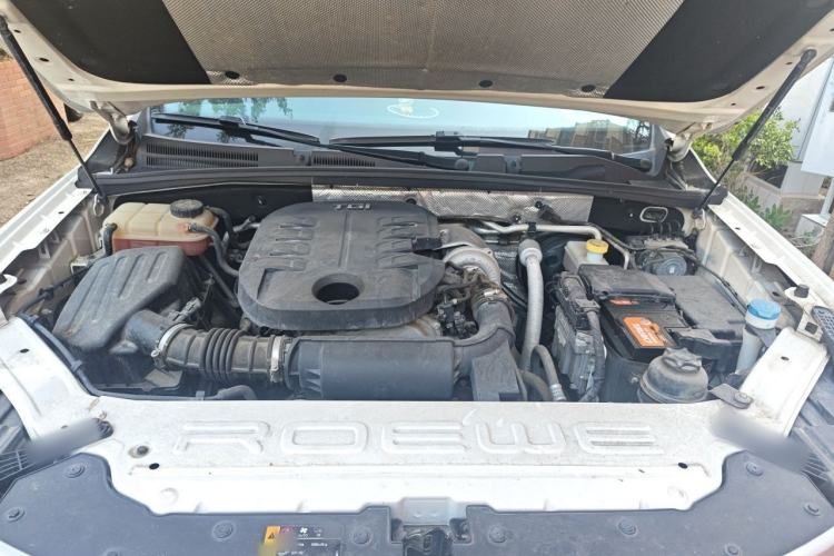 Used Roewe RX8 2018 30T Smart Connectivity All-Wheel Drive Supreme Edition Engine Bay