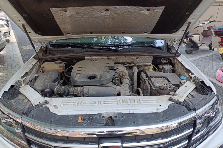 Used Roewe RX8 2018 30T Smart Connectivity Two-Wheel Drive Flagship Edition Engine Bay