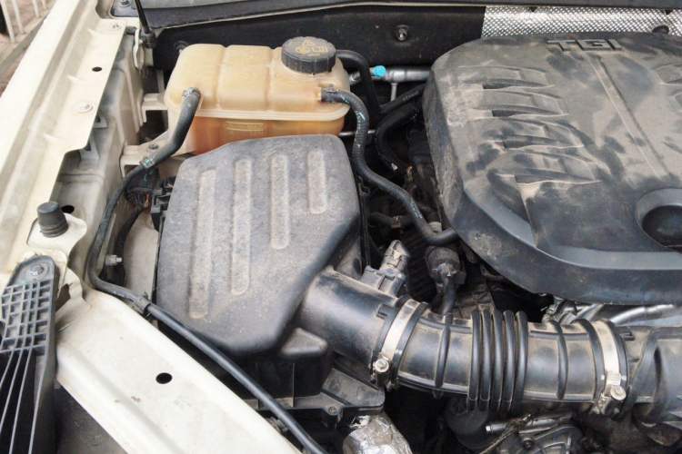 Used Roewe RX8 2018 30T Smart Connectivity All-Wheel Drive Supreme Edition Engine Bay Right