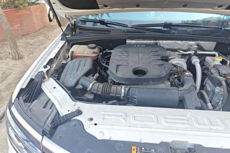 Used Roewe RX8 2018 30T Smart Connectivity All-Wheel Drive Supreme Edition Engine Bay Right