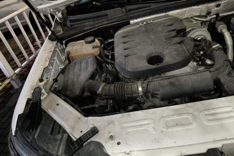 Used Roewe RX8 2018 30T Smart Connectivity Four-Wheel Drive Flagship Edition Engine Bay Right