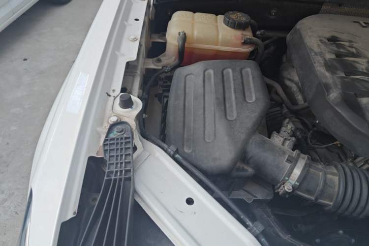Used Roewe RX8 2018 30T Smart Connectivity Two-Wheel Drive Flagship Edition Engine Bay Right