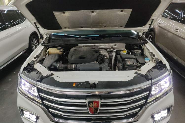 Used Roewe RX8 2018 30T Smart Connectivity Two-Wheel Drive Flagship Edition Engine Bay