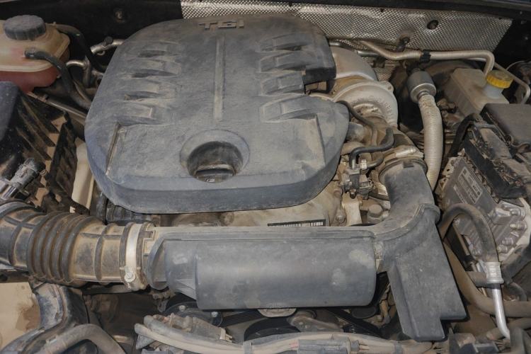 Used Roewe RX8 2018 30T Smart Connectivity Four-Wheel Drive Flagship Edition Engine Bay