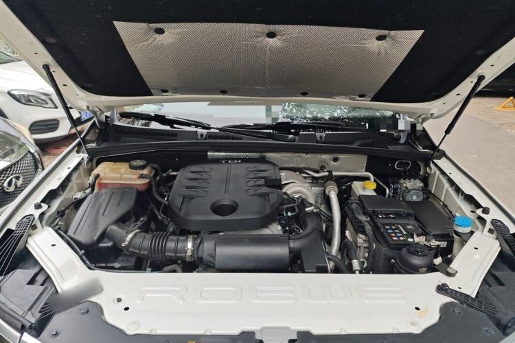Used Roewe RX8 2018 30T Smart Connectivity All-Wheel Drive Supreme Edition Engine Bay