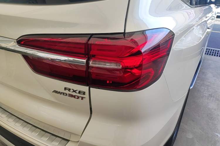 Used Roewe RX8 2018 30T Smart Connectivity All-Wheel Drive Supreme Edition Exterior 3