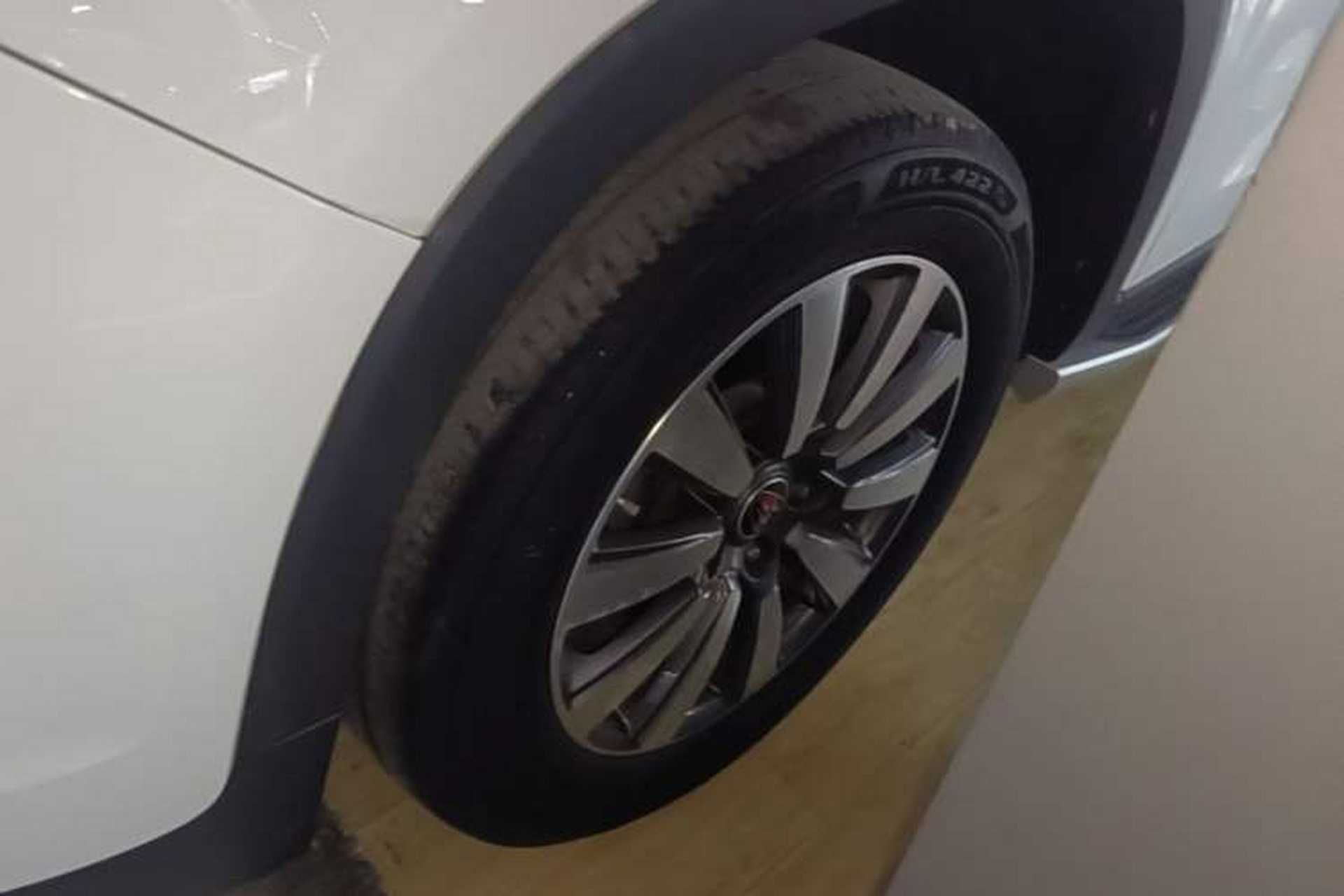 Used Roewe RX8 2018 30T Smart Connectivity Two-Wheel Drive Flagship Edition Exterior 4