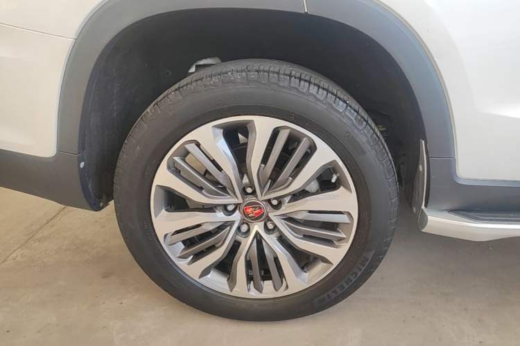 Used Roewe RX8 2018 30T Smart Connectivity All-Wheel Drive Supreme Edition Exterior 5