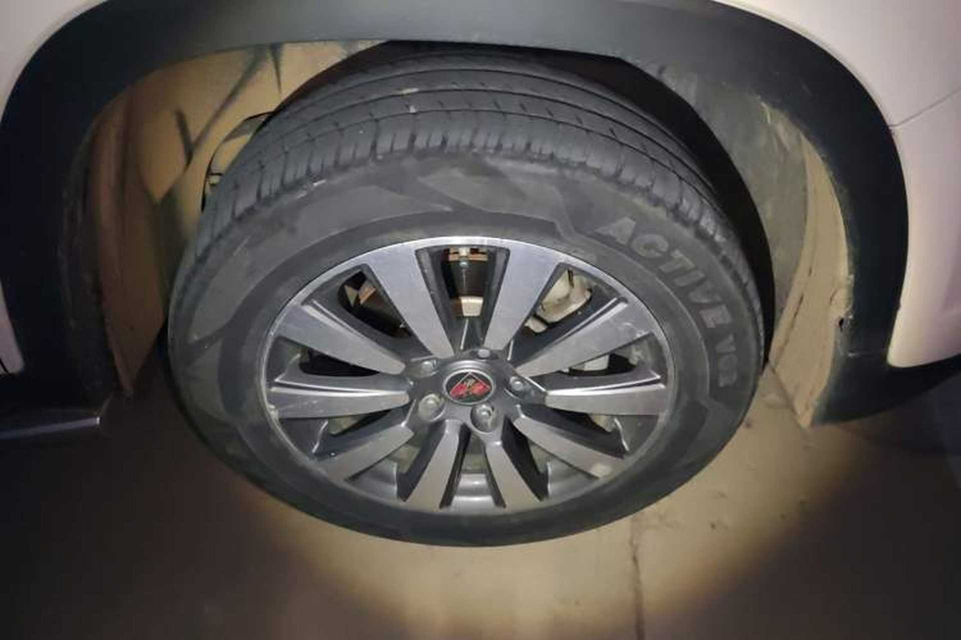Used Roewe RX8 2018 30T Smart Connectivity Two-Wheel Drive Flagship Edition Exterior 7