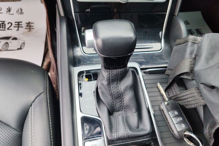 Used Roewe RX8 2018 30T Two-Wheel Drive Flagship Edition Gear Lever